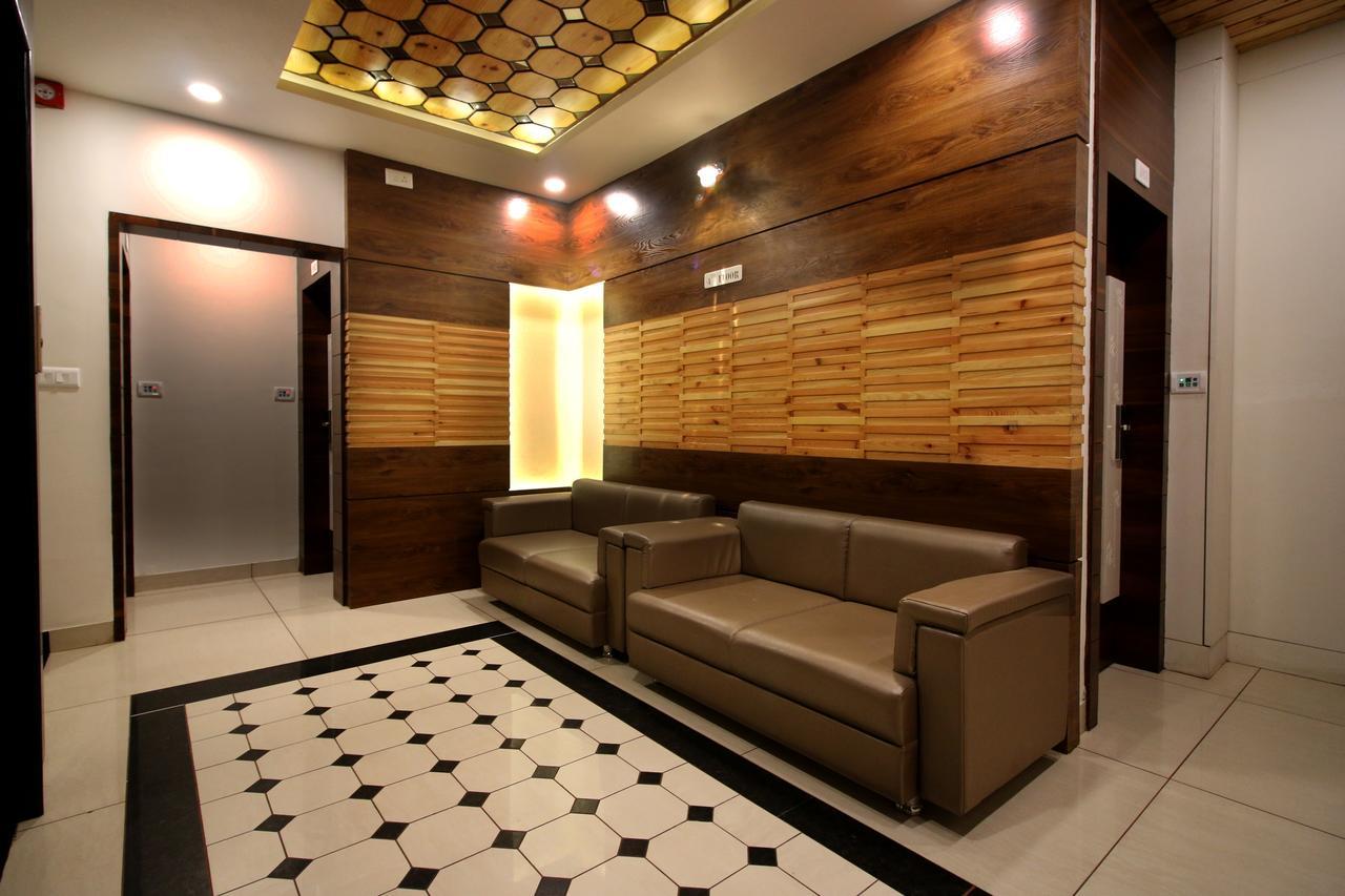 Hotel Midtown Vadodara Exterior foto